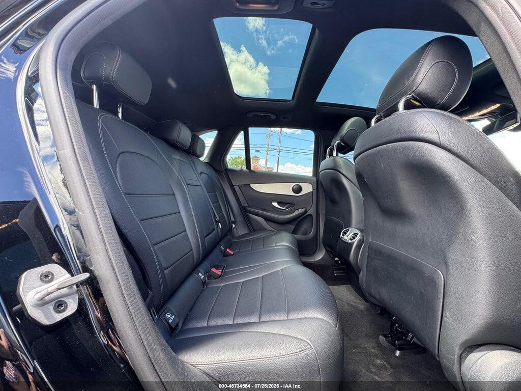 2022 MERCEDES-BENZ GLC 300 — Фото 6 из 10