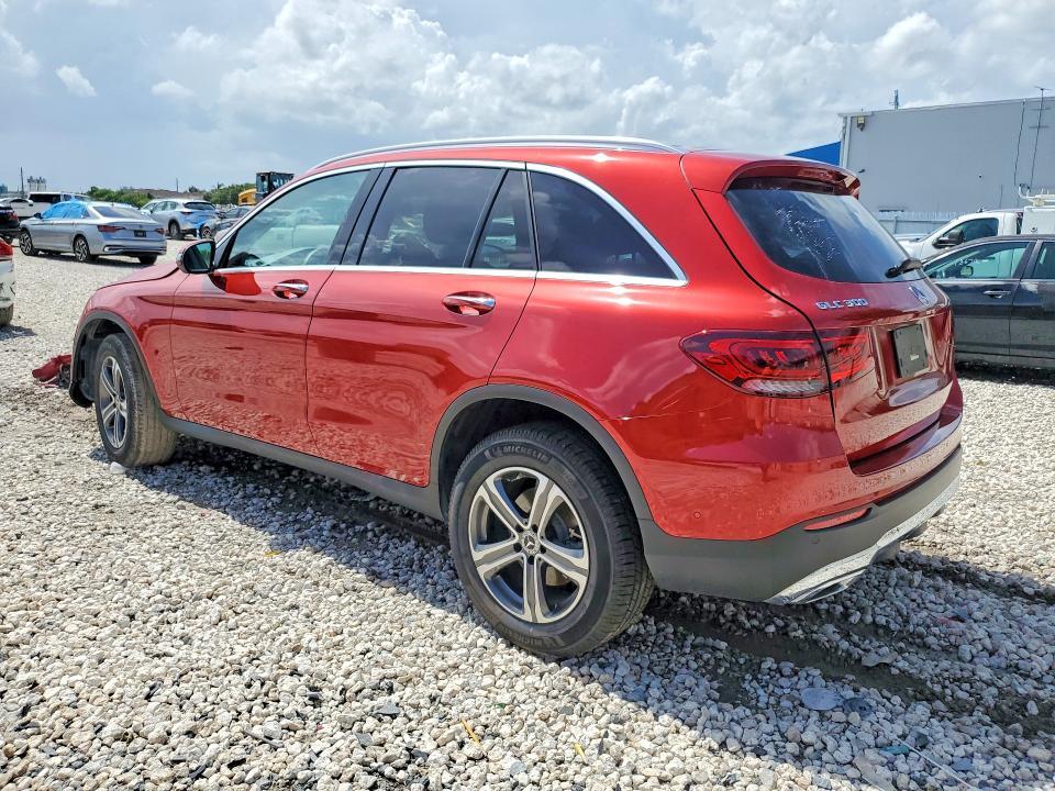 2022 MERCEDES-BENZ GLC 300 — Фото 2 из 13