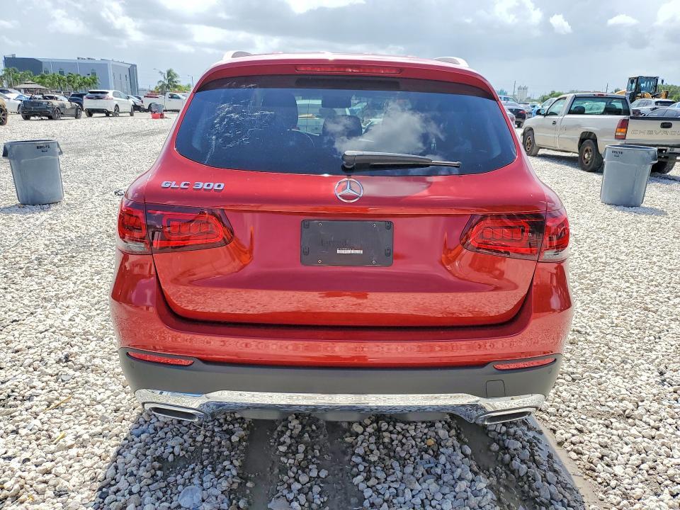 2022 MERCEDES-BENZ GLC 300 — Фото 6 из 13