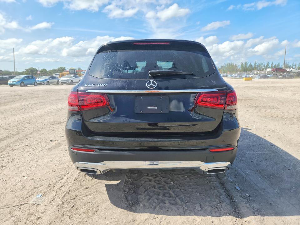 2022 MERCEDES-BENZ GLC 300 — Фото 6 из 13