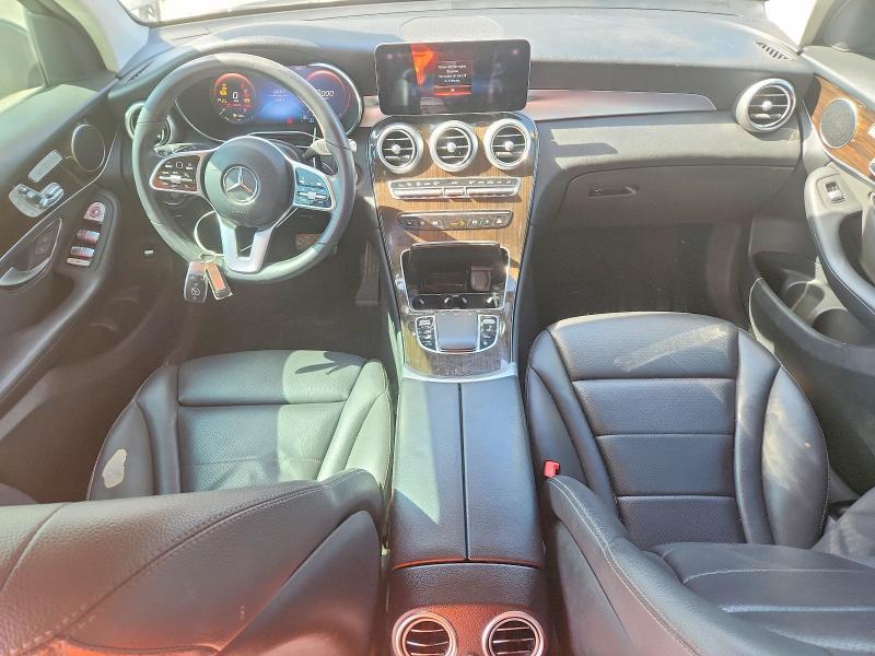 2022 MERCEDES-BENZ GLC 300 — Фото 8 из 13