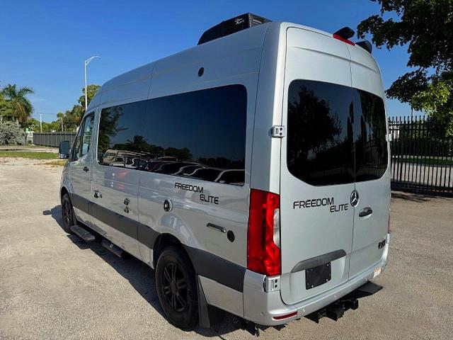 2022 MERCEDES-BENZ SPRINTER 2500 — Фото 2 из 15
