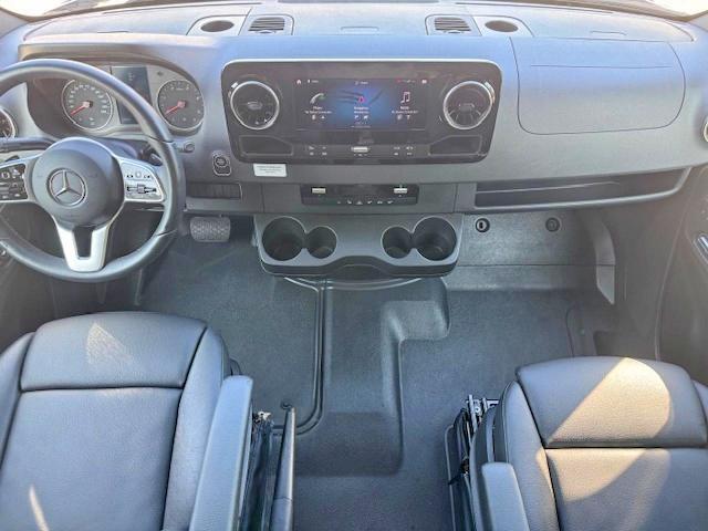 2022 MERCEDES-BENZ SPRINTER 2500 — Фото 8 из 15