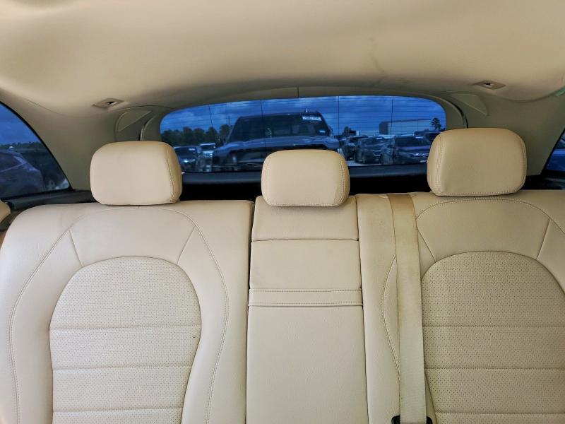 2022 MERCEDES-BENZ GLC 300 — Фото 10 из 13