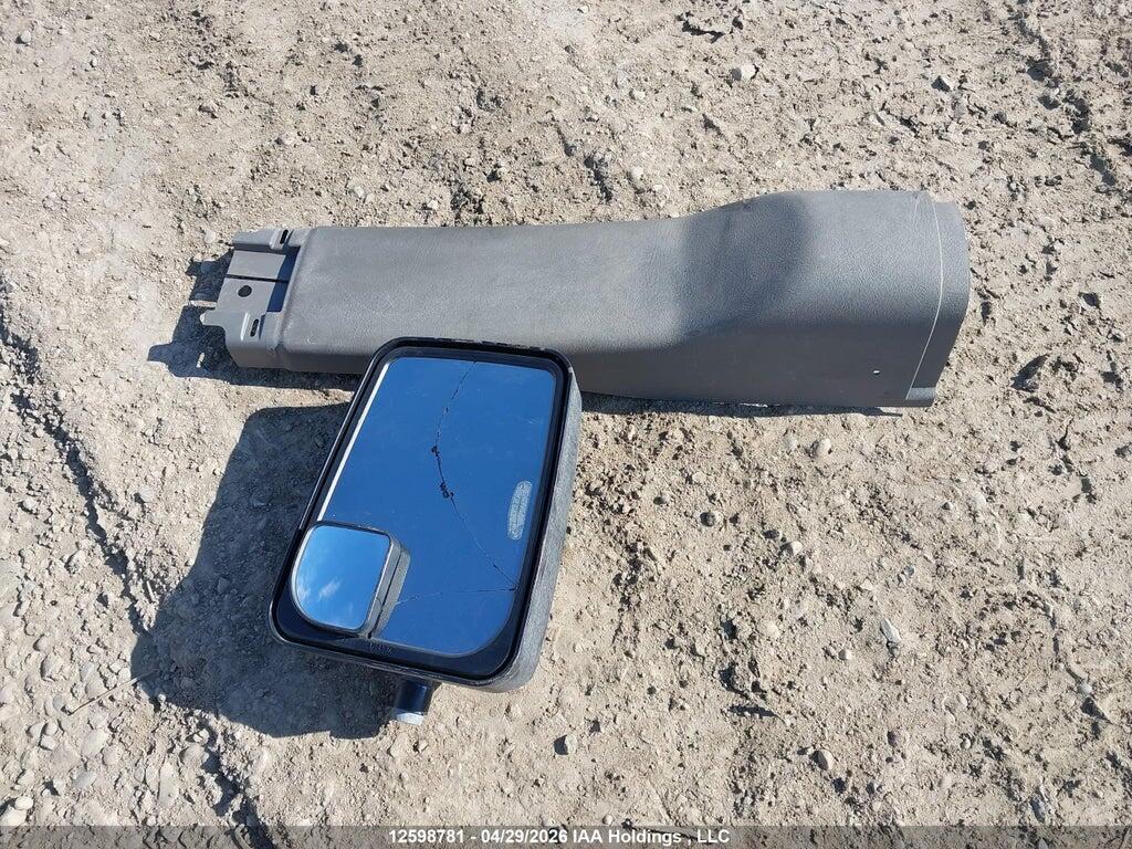 1HA6GUBG1HN008836 2017 CHEVROLET EXPRESS G4500 photo no. 12