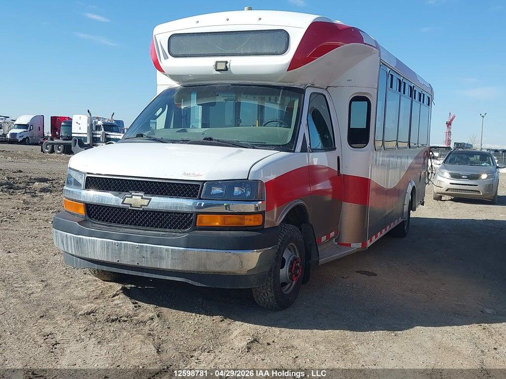 1HA6GUBG1HN008836 2017 CHEVROLET EXPRESS G4500 photo no. 3