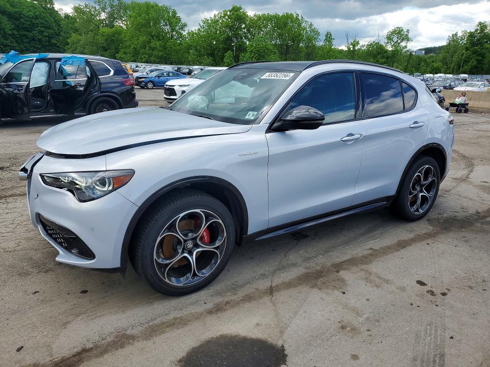 2025 ALFA ROMEO STELVIO BASE
