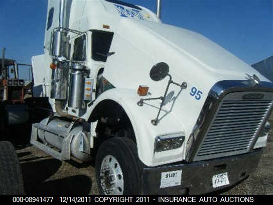 1FUPCSEBXYDF85570 2000 FREIGHTLINER FLD photo no. 1