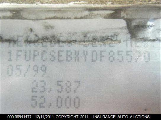 1FUPCSEBXYDF85570 2000 FREIGHTLINER FLD photo no. 10