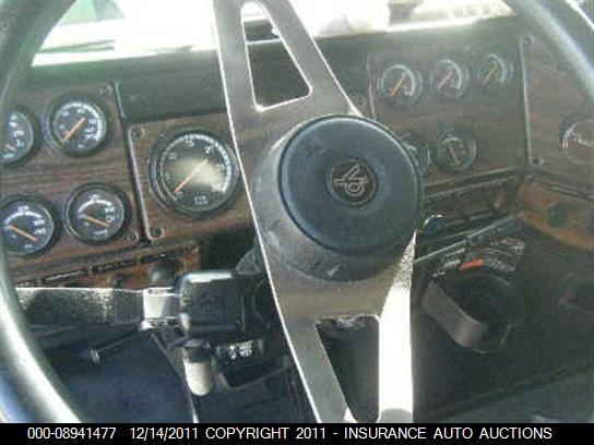 1FUPCSEBXYDF85570 2000 FREIGHTLINER FLD photo no. 6
