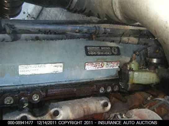 1FUPCSEBXYDF85570 2000 FREIGHTLINER FLD photo no. 8