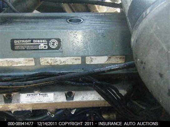 1FUPCSEBXYDF85570 2000 FREIGHTLINER FLD photo no. 9