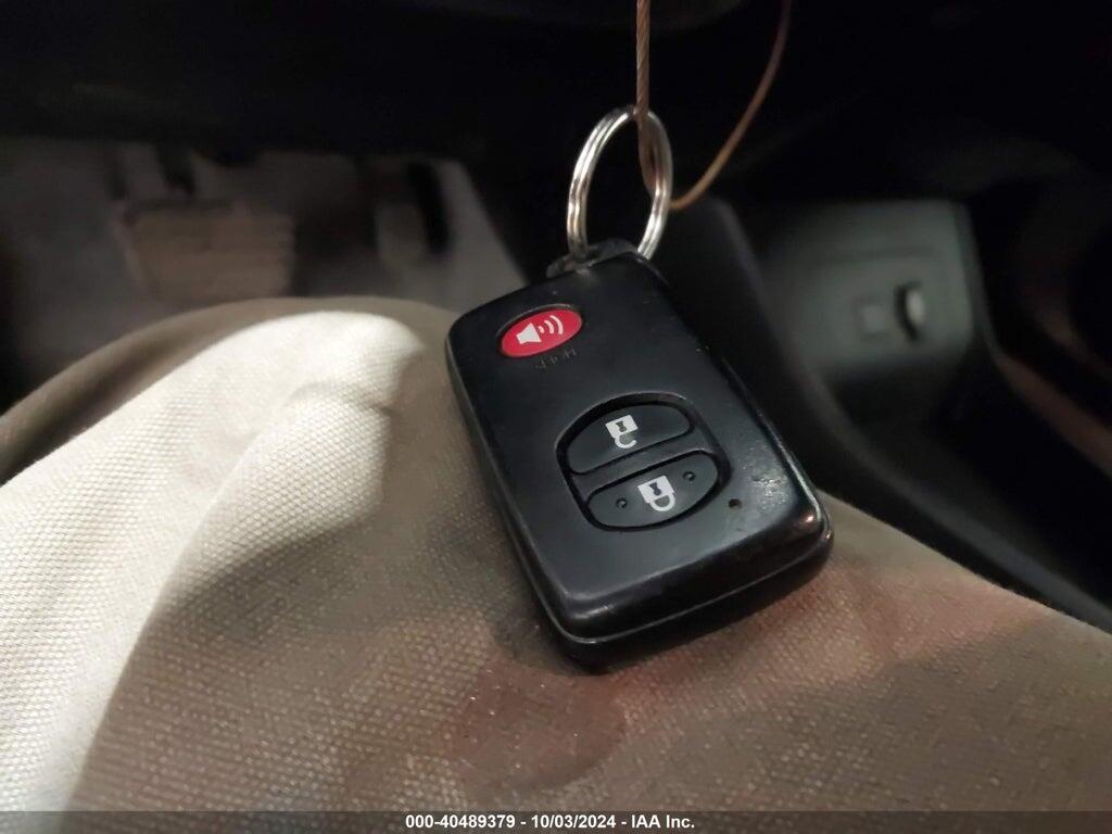 JTDKN3DU2E0381589 2014 TOYOTA PRIUS photo no. 11