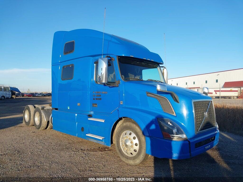 4V4NC9EH4JN886851 2018 VOLVO VN photo no. 1