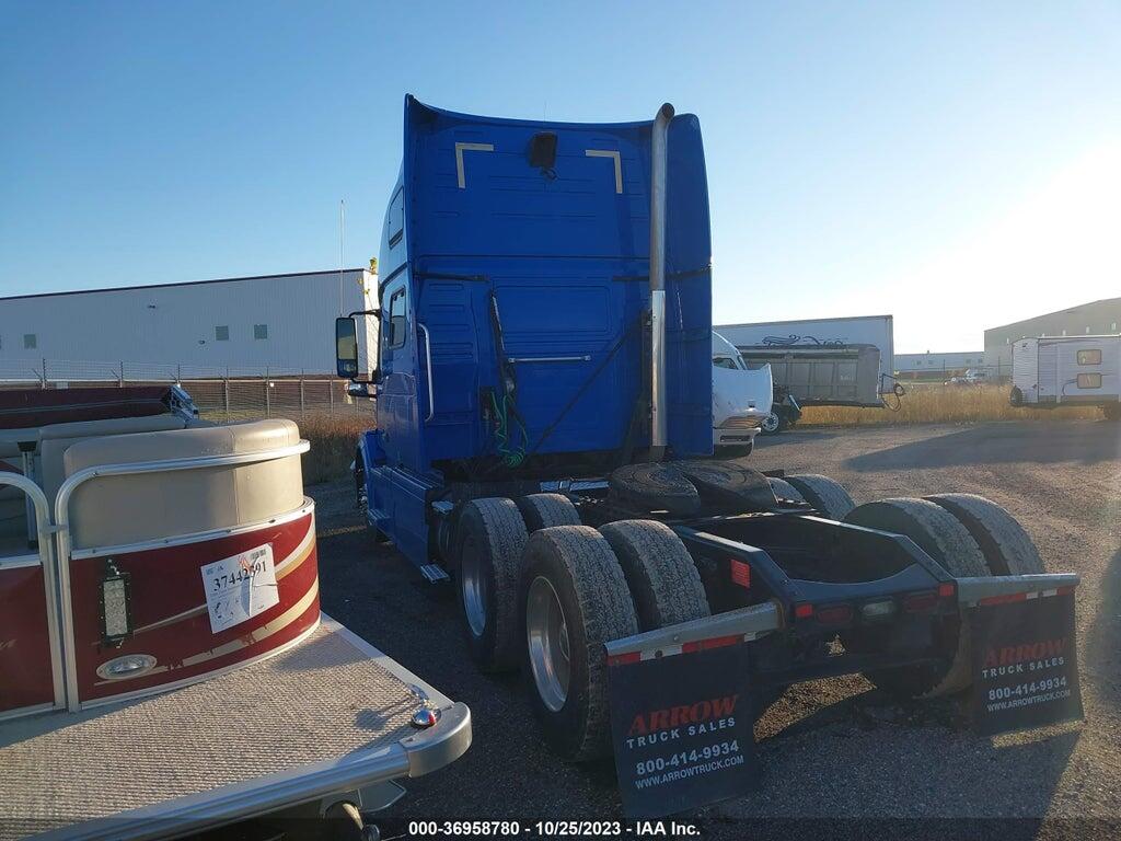 4V4NC9EH4JN886851 2018 VOLVO VN photo no. 3