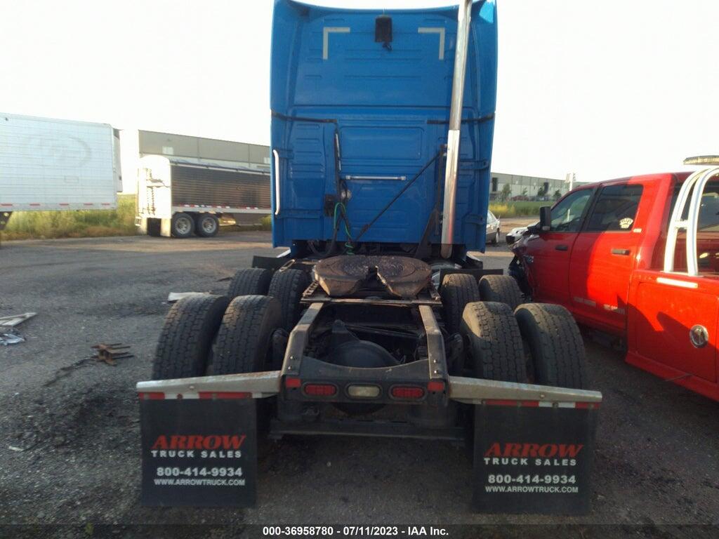 4V4NC9EH4JN886851 2018 VOLVO VN photo no. 8