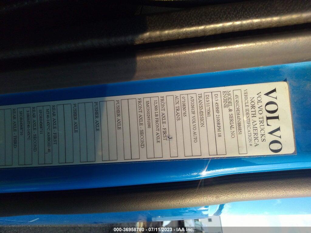 4V4NC9EH4JN886851 2018 VOLVO VN photo no. 9