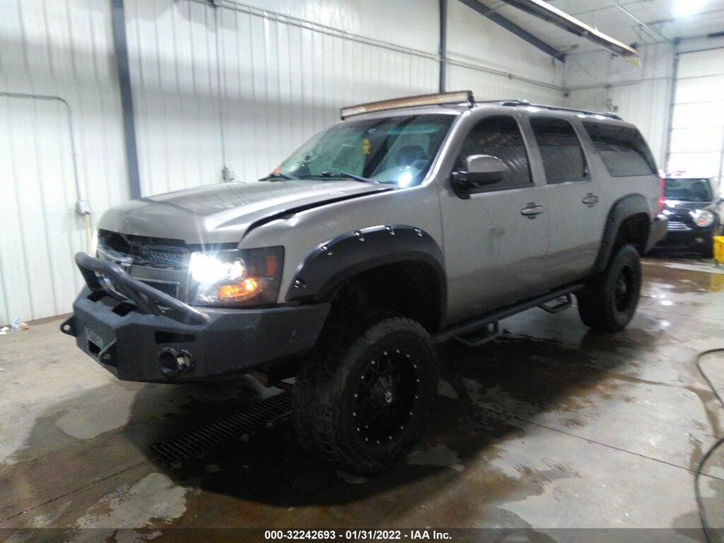 3GNFK16378G191796 2008 CHEVROLET SUBURBAN photo no. 2