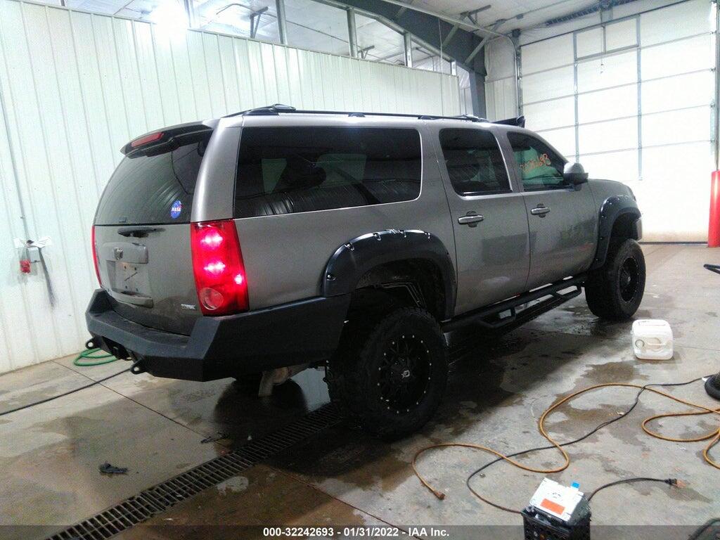 3GNFK16378G191796 2008 CHEVROLET SUBURBAN photo no. 4