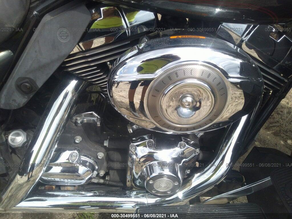 1HD1FC4198Y625144 2008 HARLEY-DAVIDSON FLHTCUI photo no. 8