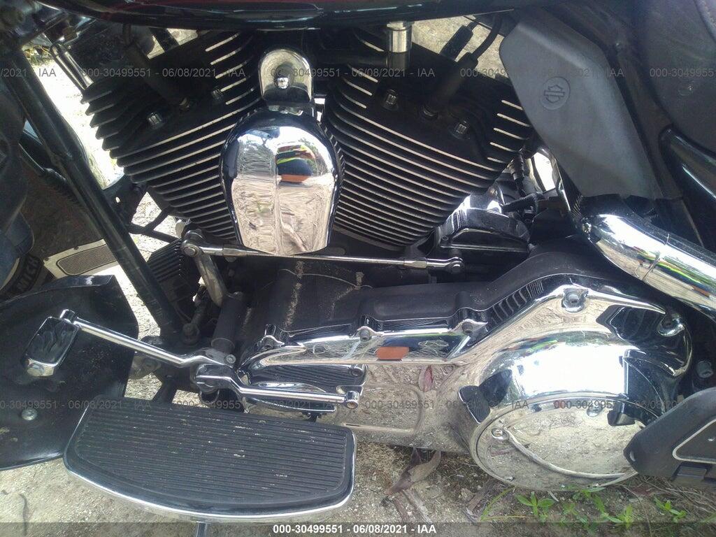 1HD1FC4198Y625144 2008 HARLEY-DAVIDSON FLHTCUI photo no. 9