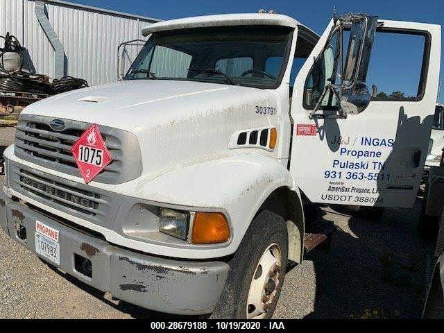 2FZAAKAK53AK81186 2003 STERLING TRUCK M7500 photo no. 1