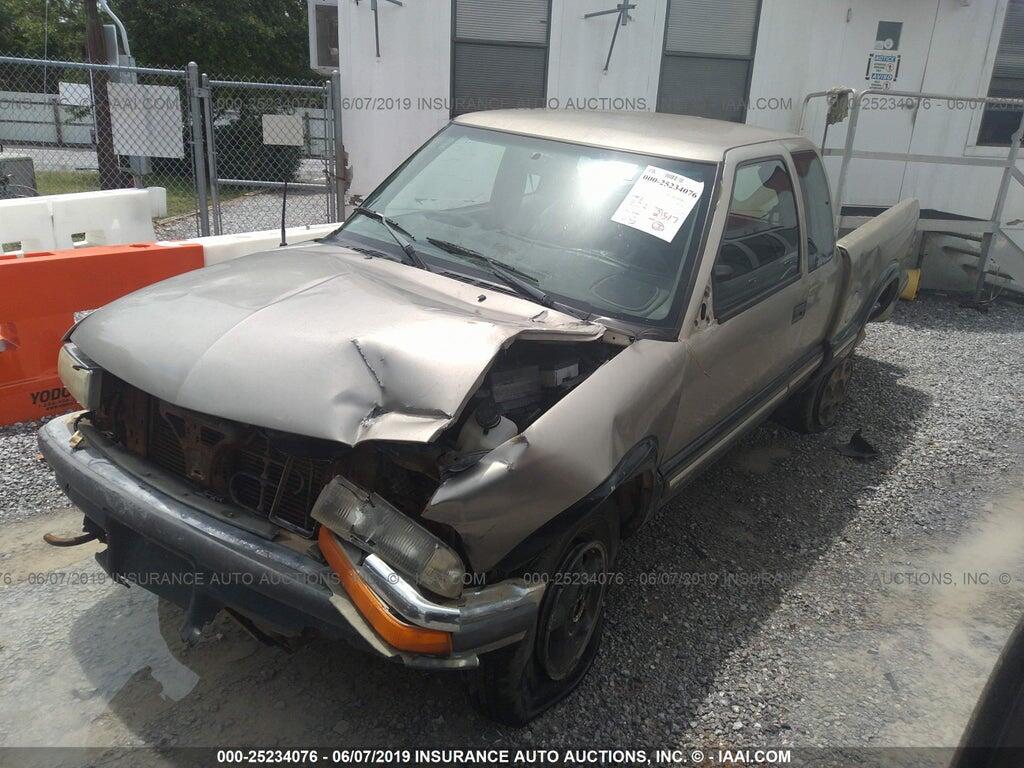 1GCDT19XXW8155986 1998 CHEVROLET S TRUCK photo no. 2