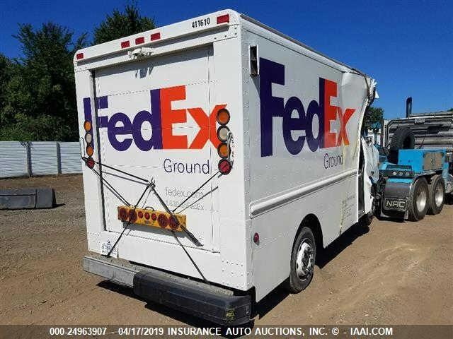 4UZAANCP43CL84855 2003 FREIGHTLINER MT45 photo no. 4