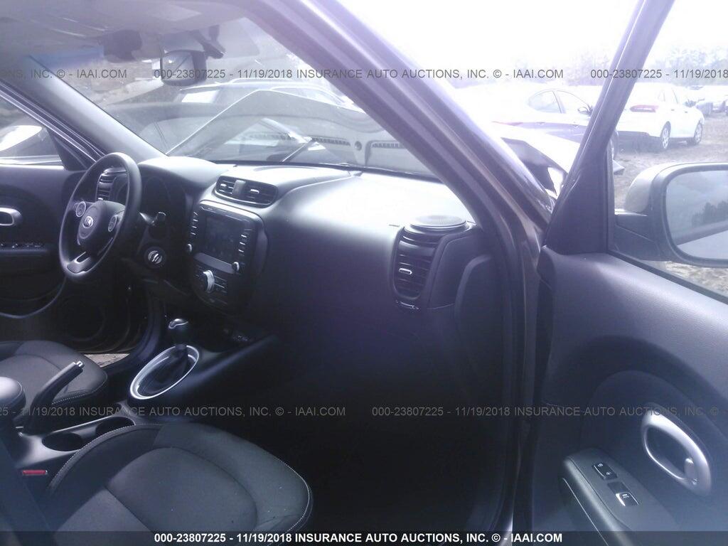 KNDJP3A58J7545609 2018 KIA SOUL photo no. 5
