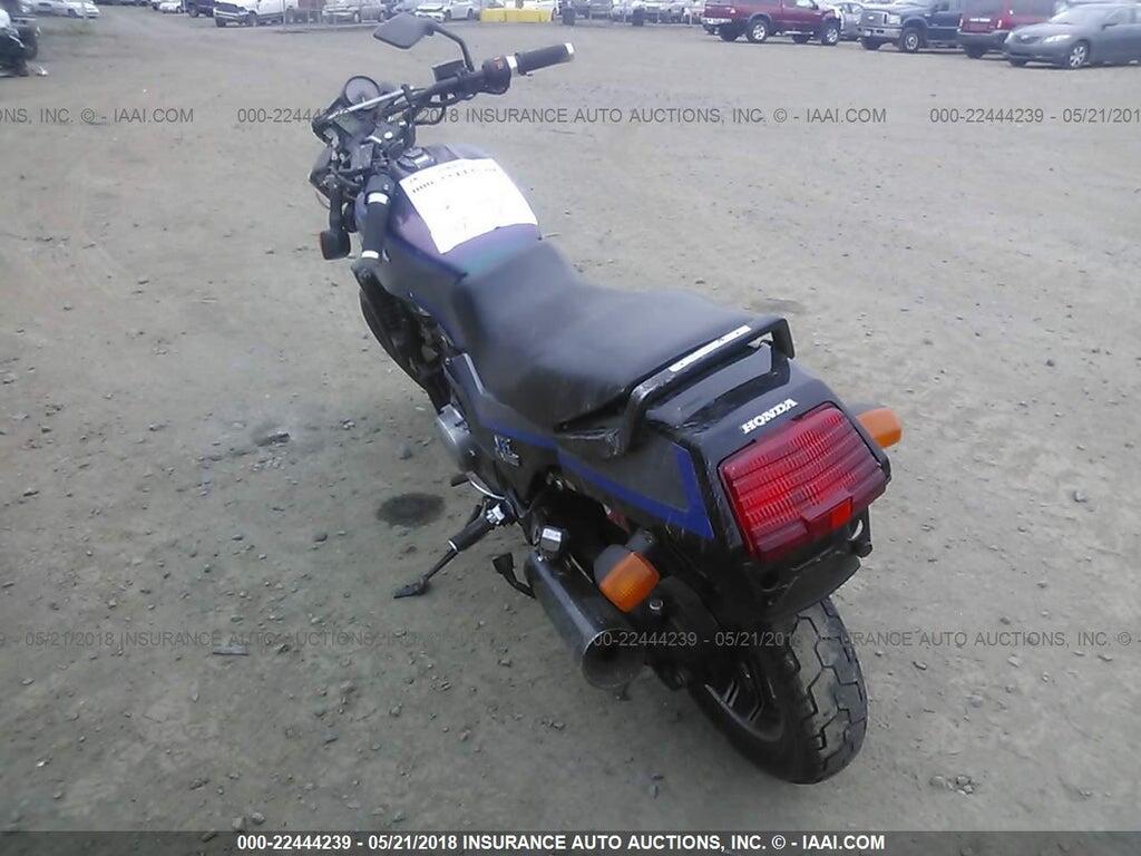 1HFSC1701FA102220 1985 HONDA VF1100 photo no. 3