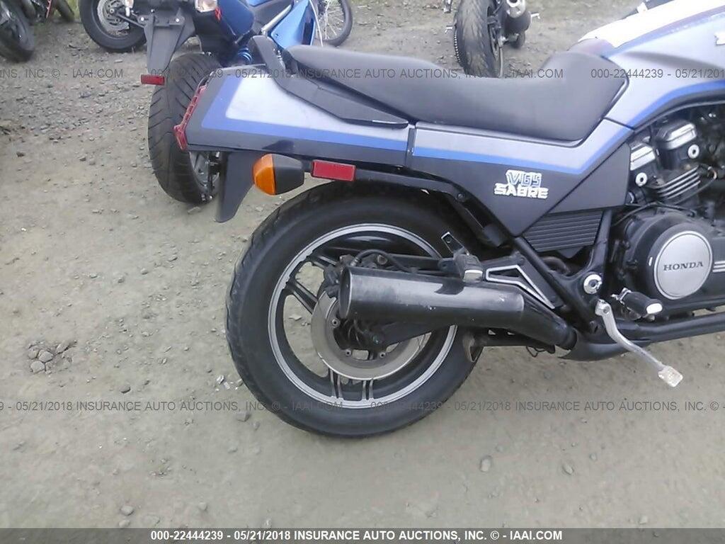 1HFSC1701FA102220 1985 HONDA VF1100 photo no. 6