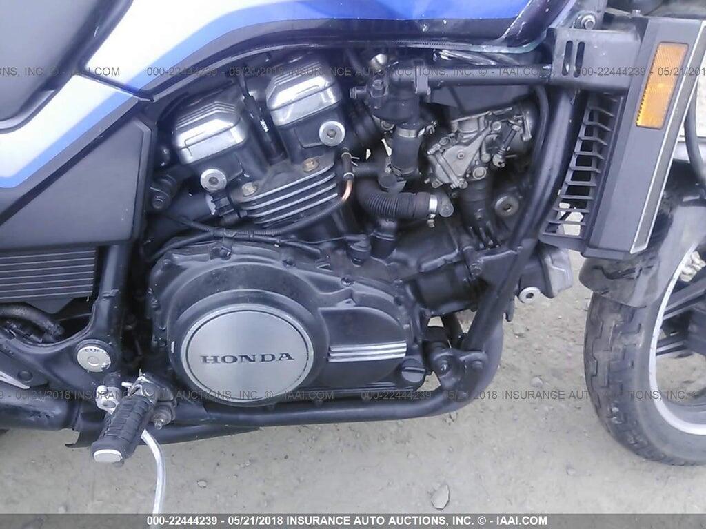 1HFSC1701FA102220 1985 HONDA VF1100 photo no. 8