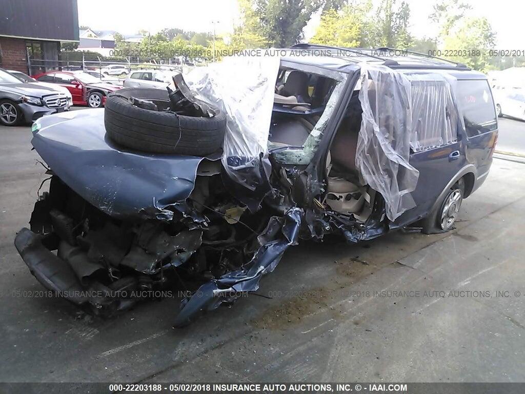 1FMFU17LX3LC00449 2003 FORD EXPEDITION photo no. 2