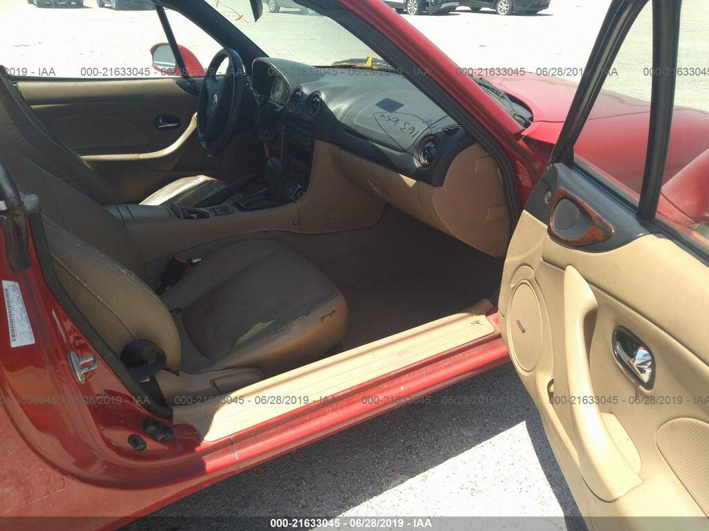 JM1NB353310200943 2001 MAZDA MX-5 MIATA photo no. 5