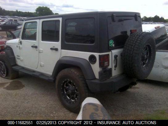 1J4BA3H13BL614119 2011 JEEP WRANGLERUNLIMITED photo no. 3