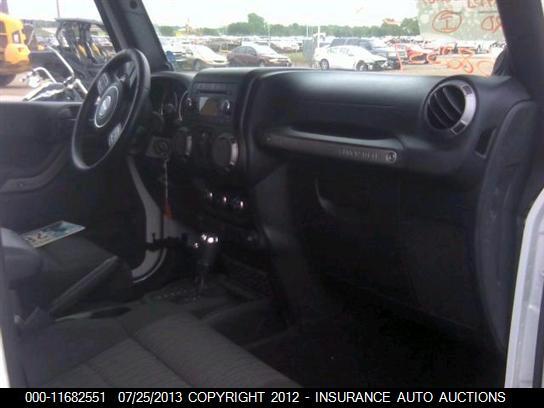 1J4BA3H13BL614119 2011 JEEP WRANGLERUNLIMITED photo no. 5