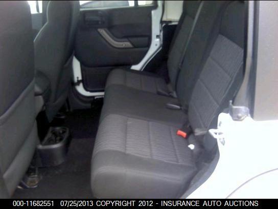 1J4BA3H13BL614119 2011 JEEP WRANGLERUNLIMITED photo no. 8