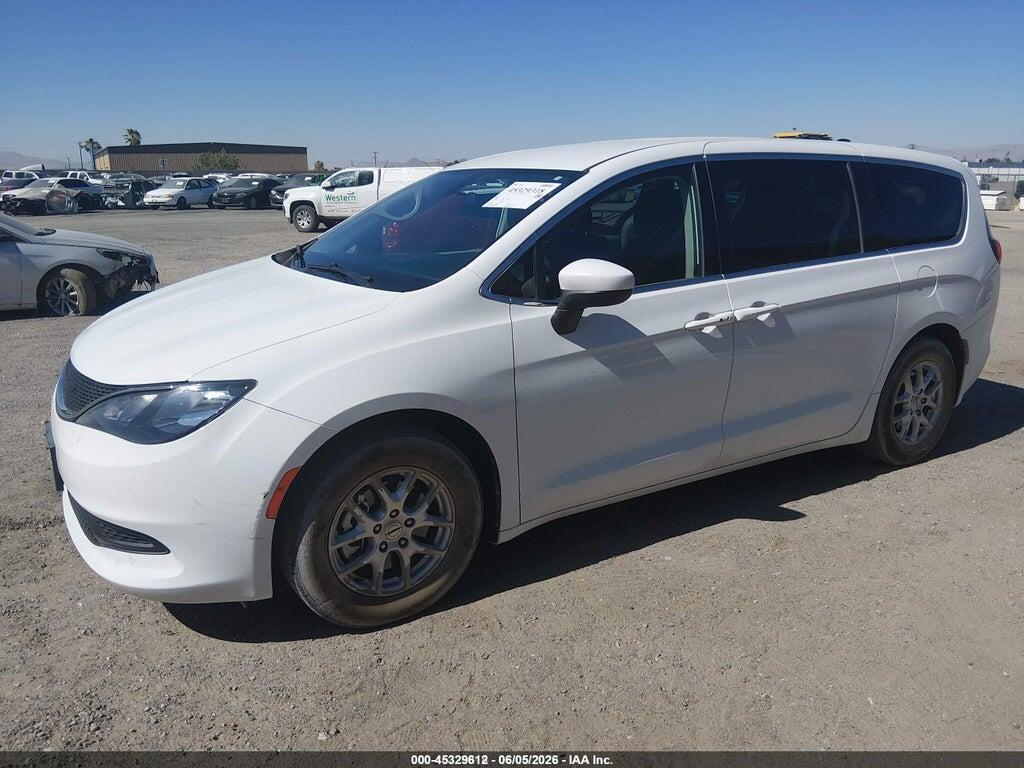 2C4RC1CG3MR577677 2021 CHRYSLER VOYAGER photo no. 2