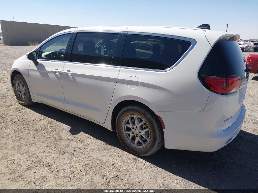 2C4RC1CG3MR577677 2021 CHRYSLER VOYAGER photo no. 3