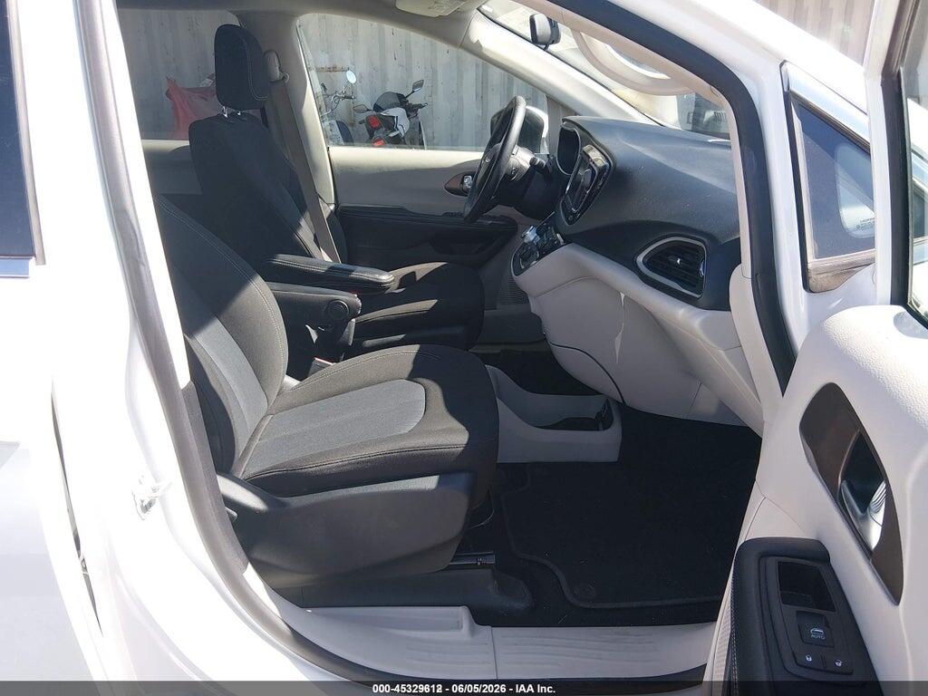 2C4RC1CG3MR577677 2021 CHRYSLER VOYAGER photo no. 5