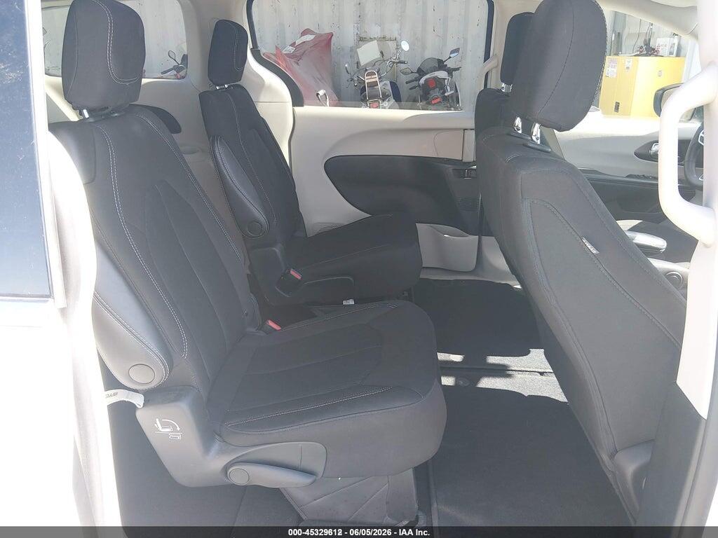 2C4RC1CG3MR577677 2021 CHRYSLER VOYAGER photo no. 8