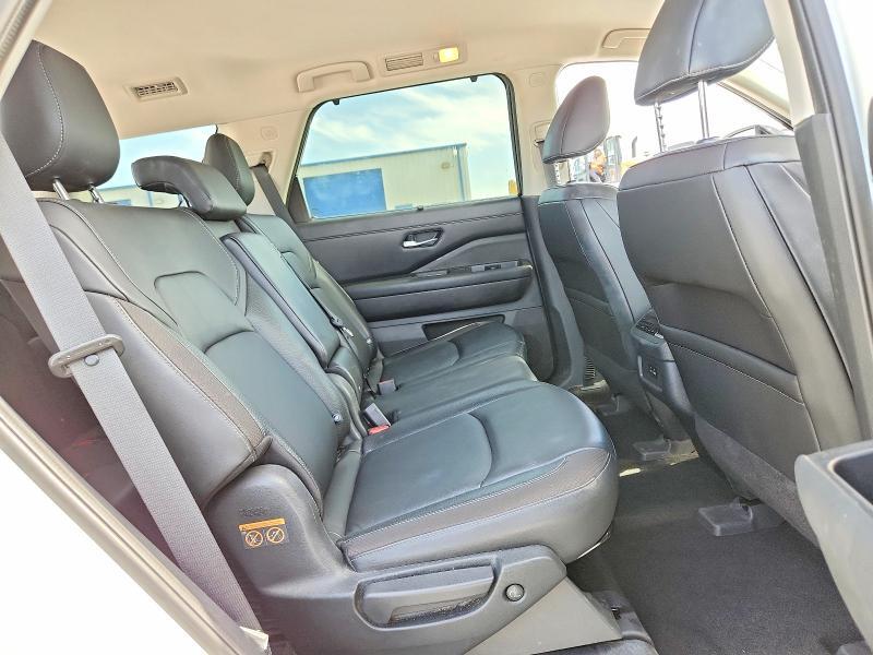 2022 NISSAN PATHFINDER SL — Фото 11 из 13