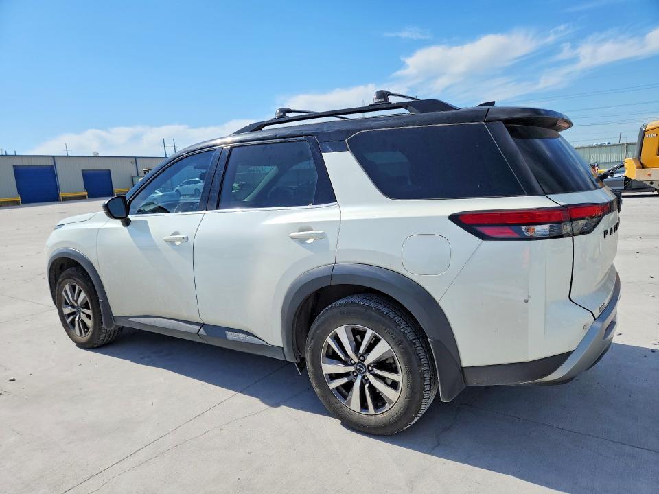 2022 NISSAN PATHFINDER SL — Фото 2 из 13