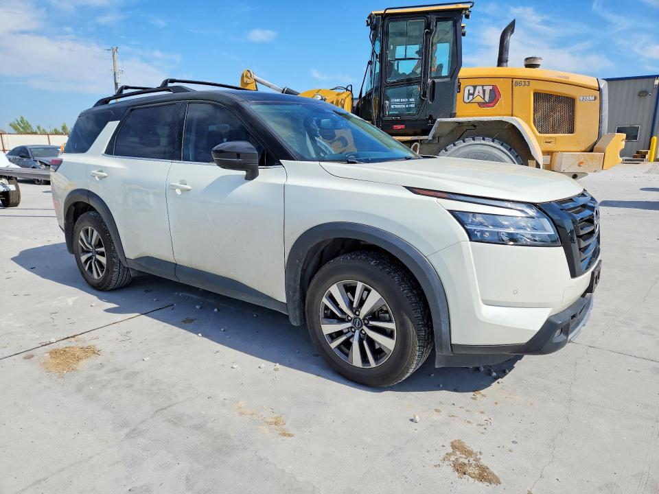 2022 NISSAN PATHFINDER SL — Фото 4 из 13