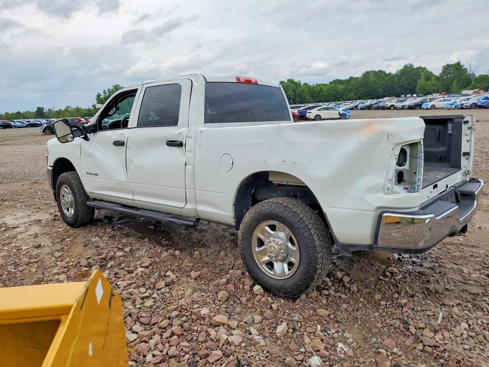 2022 RAM 2500 TRADESMAN — Фото 2 из 13