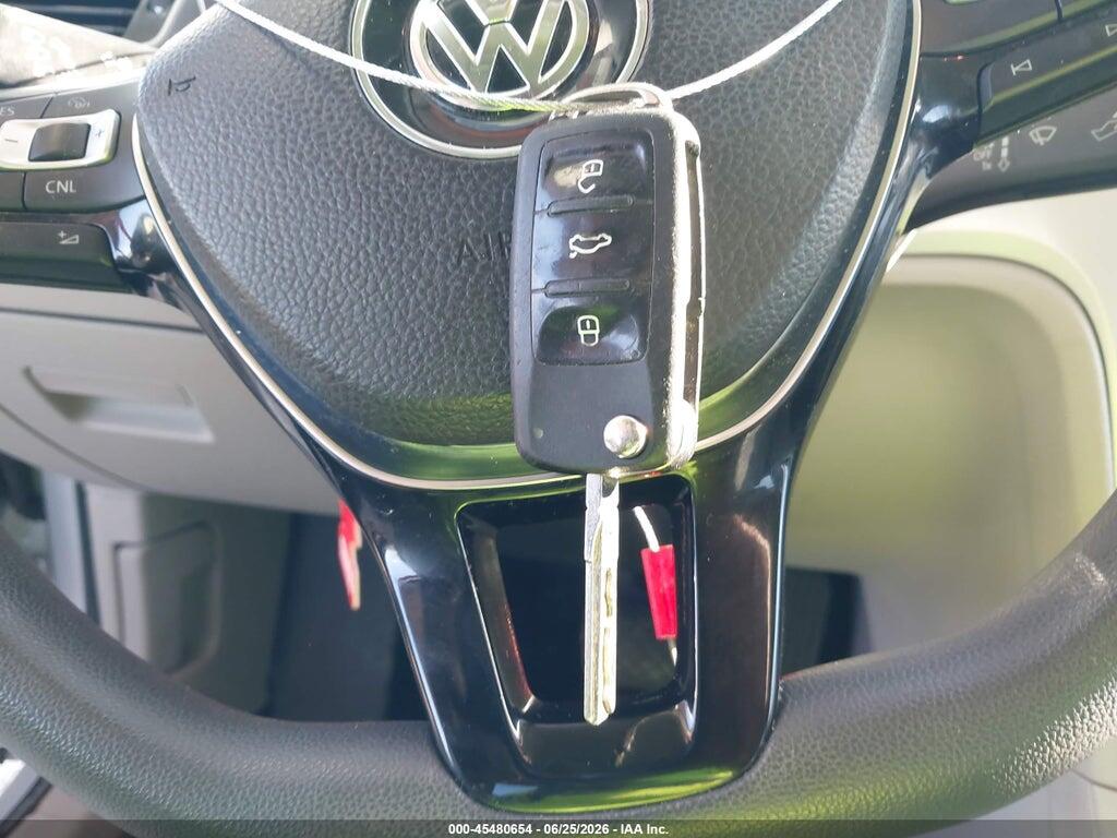1VWAT7A39HC043692 2017 VOLKSWAGEN PASSAT photo no. 11