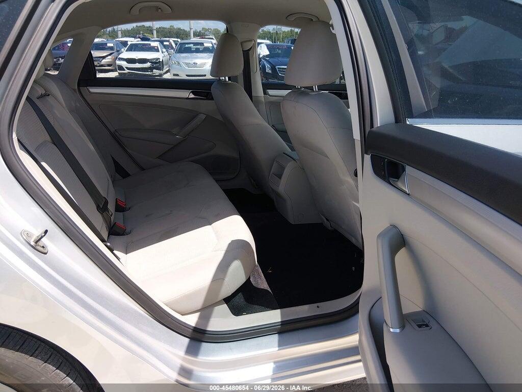 1VWAT7A39HC043692 2017 VOLKSWAGEN PASSAT photo no. 8