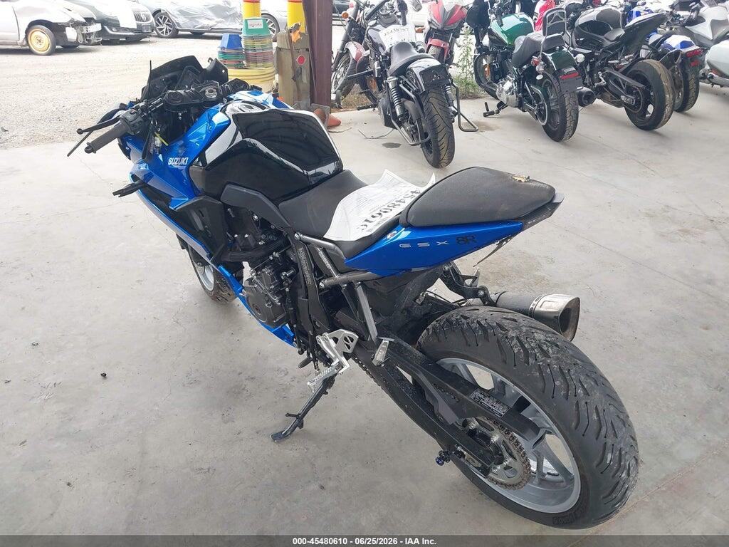 JS1EM13B5S7100371 2025 SUZUKI GSX800 photo no. 3