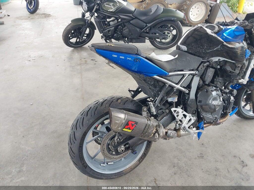 JS1EM13B5S7100371 2025 SUZUKI GSX800 photo no. 4