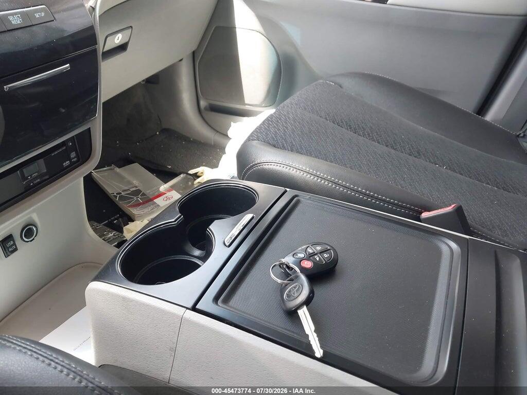 5TDXK3DC9ES413425 2014 TOYOTA SIENNA photo no. 11